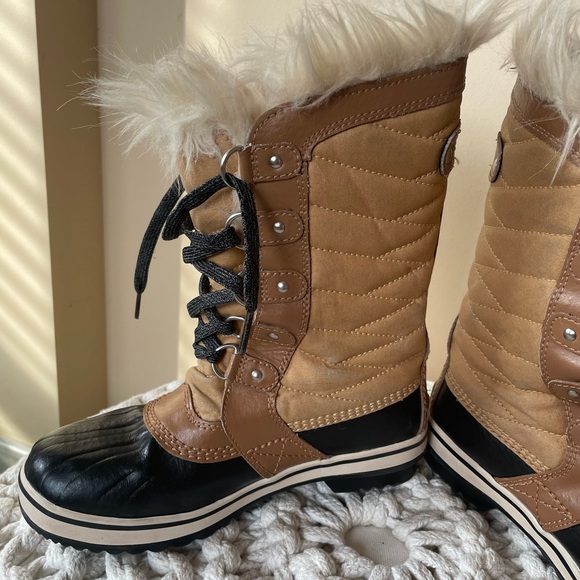 Sorel winter waterproof boots kids sizes 4 USA - Picture 6 of 12